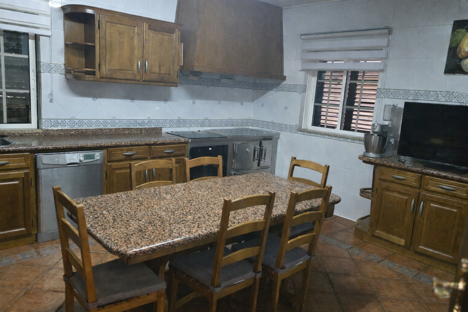 Moradia familiar com piscina em Fraião 16
